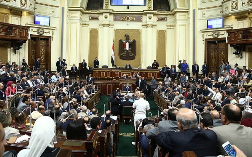 Парламент Египта в шестой раз продлил режим ЧП в стране