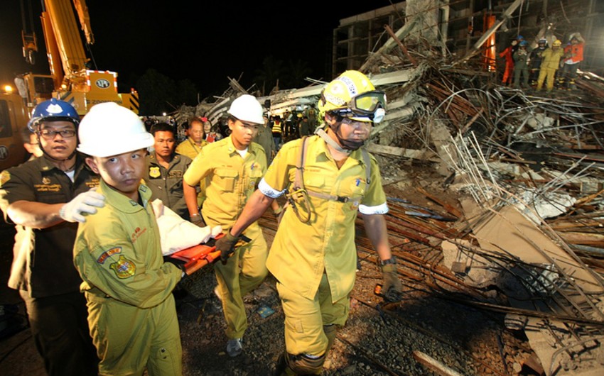 ​Tailandda otelin uçması nəticəsində 1 turist ölüb, 7 nəfər dağıntılar altında qalıb