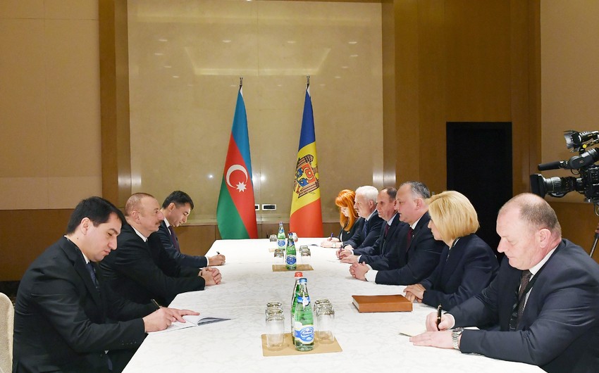 Prezident İlham Əliyev Moldova Prezidenti İqor Dodon ilə görüşüb