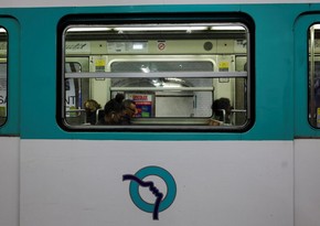 В Париже из-за забастовки сотрудников не работают восемь линий метро