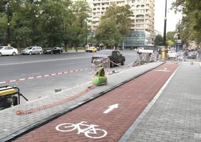 Bike lanes being laid in Baku - VIDEO