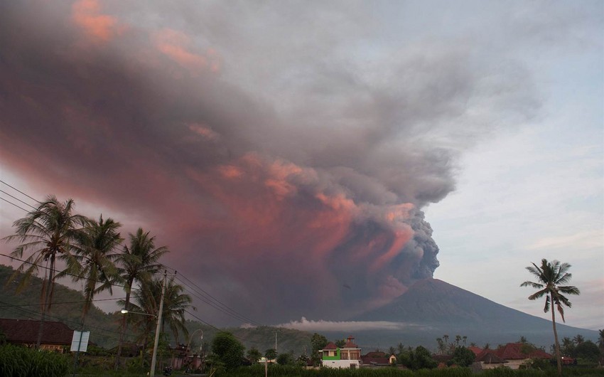 Режим чрезвычайной ситуации на Бали продлили до 10 декабря