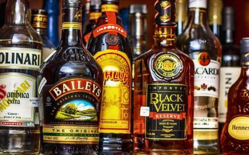 Bloomberg: Russia smuggling elite alcohol into country