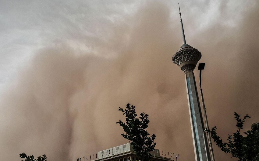 Iran dust storms send more than 1,000 to hospitals