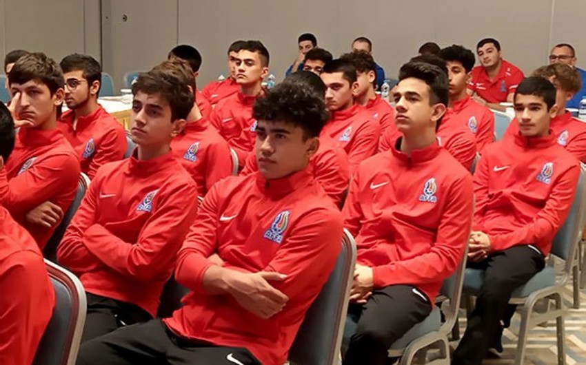 U-17-nin üzvləri üçün seminar keçirilib