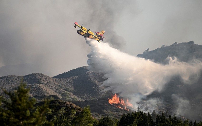 Firefighting aircraft crashes in Greece during waterbombing operation