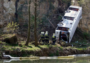 В Перу при падении автобуса с обрыва погибли 11 человек, еще 35 получили травмы