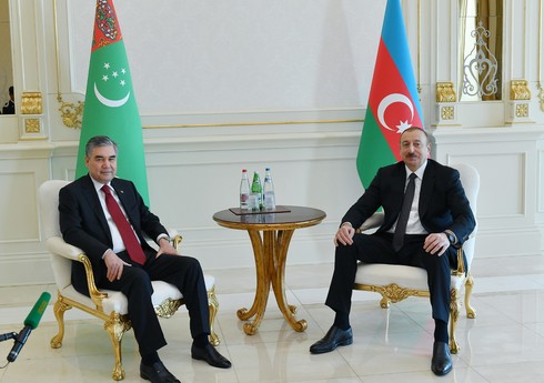 Ильхам Алиев поздравил президента Туркменистана