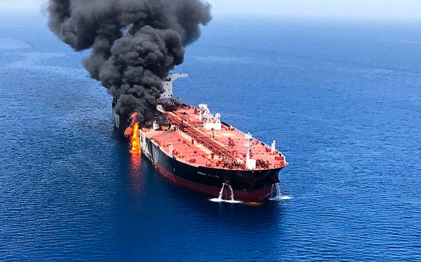Abu-Dabidə neftlə dolu üç tanker partladılıb, 3 nəfər ölüb