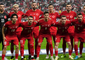 Qalatasarayın iki futbolçusu Türkiyə millisinin heyətindən çıxarılıb