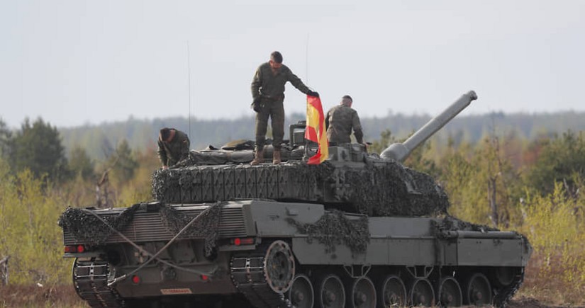 Испания подтвердила отправку Украине ракет Patriot и танков Leopard