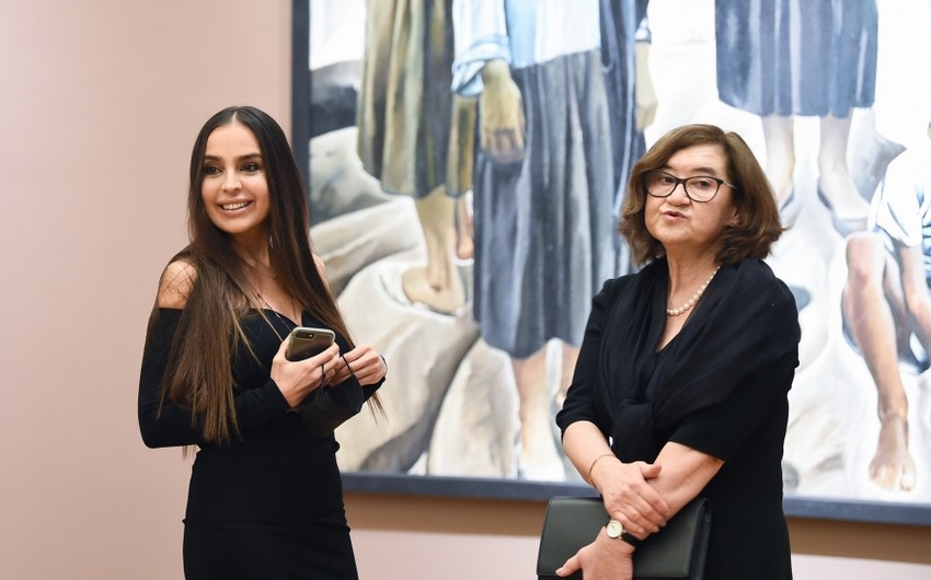 Лейла Алиева ознакомилась в Москве с выставкой Произведения из коллекции Третьяковской галереи
