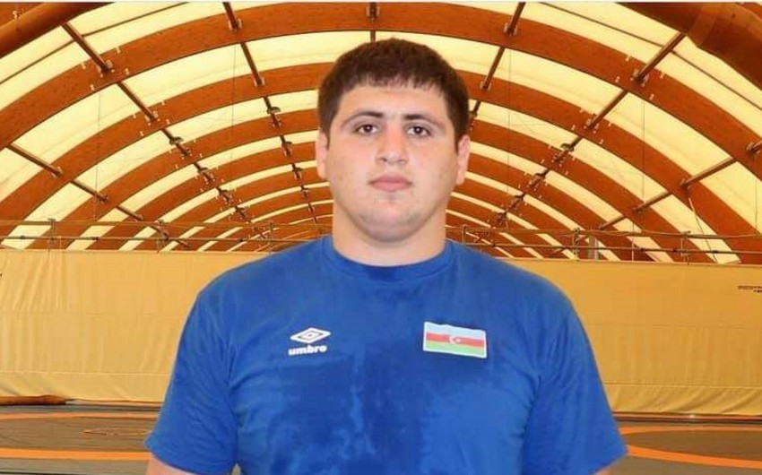Азербайджанские борцы завоевали серебро и бронзу на чемпионате в России