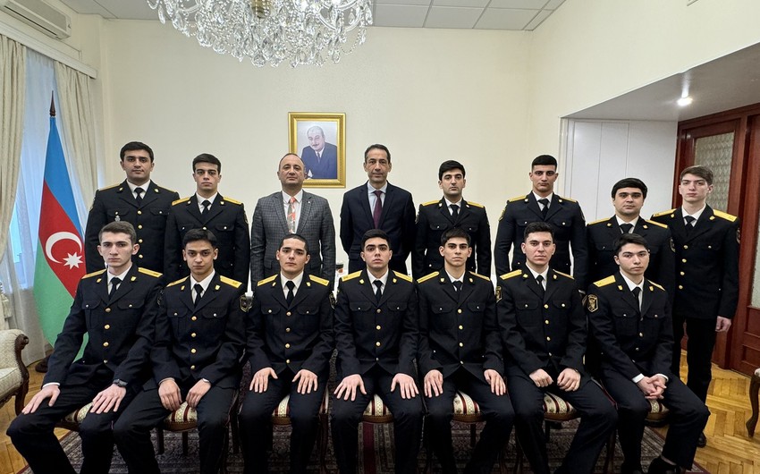 Səfir Moskvada təhsil alan azərbaycanlı kursantlarla görüşüb