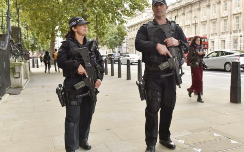 Полиция Лондона эвакуировала людей со станции метро