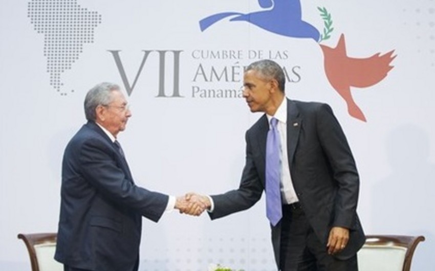 Obama, Castro in historic meeting turn half-century's page