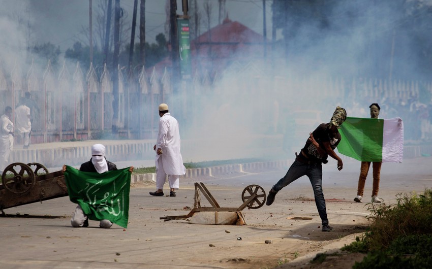 ISIL flags waved at protest in India's Kashmir
