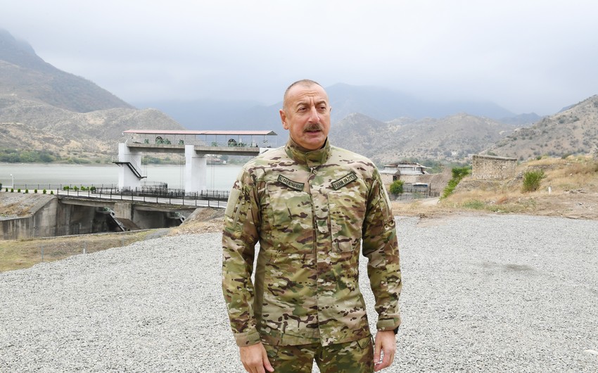 İlham Əliyev Hadruta gedib, hərbi hissənin açılışında iştirak edib