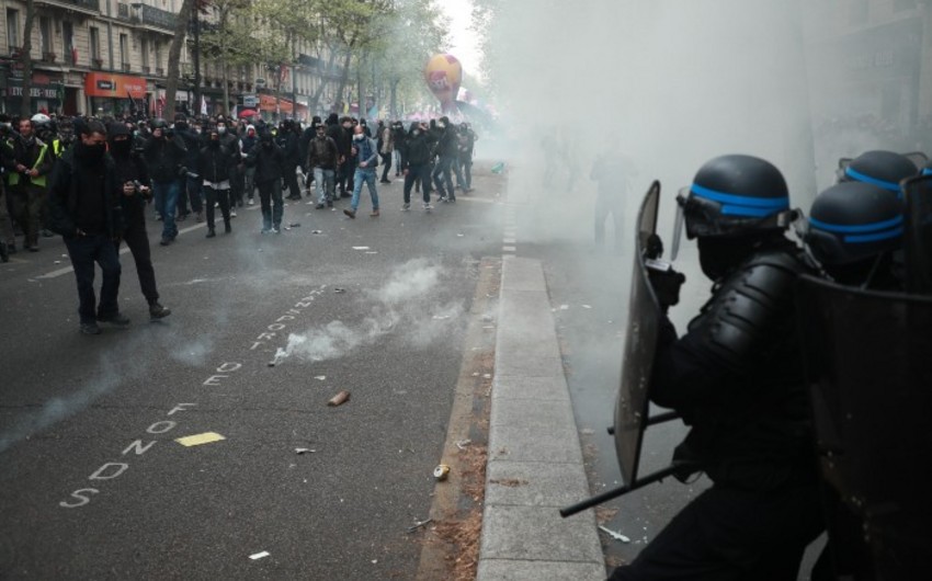 Fransada nümayiş zamanı 34 nəfər saxlanılıb, onlarla polis yaralanıb