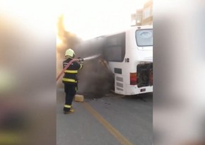 Bakıda sərnişin avtobusu yanıb