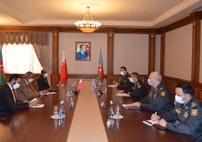 Министр обороны Азербайджана встретился с главнокомандующим Силами обороны Бахрейна