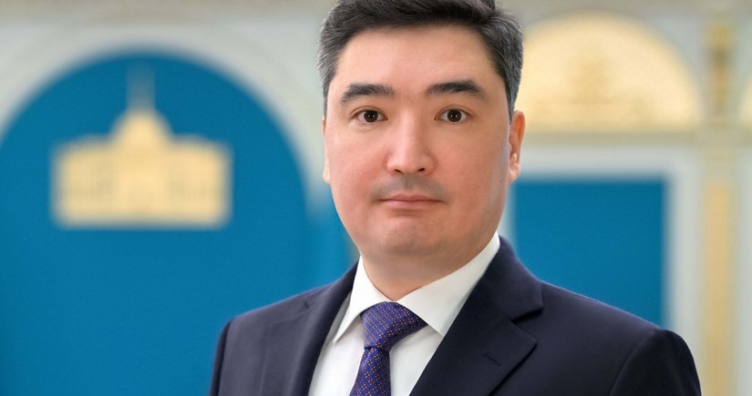 Kazakhstan's Prime Minister Bektenov leaves note in book of condolences at Azerbaijani Embassy in Astana