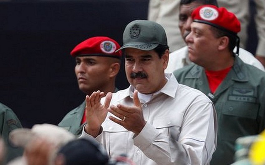 Президент Венесуэлы сообщил о попытке покушения на него на митинге в Каракасе
