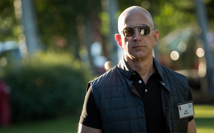 Jeff Bezos is once again the richest man in the world