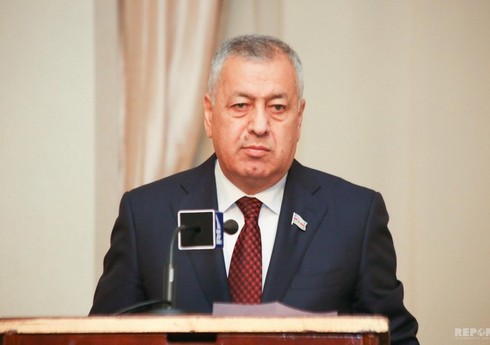 Президент Ильхам Алиев наградил Вахида Ахмедова