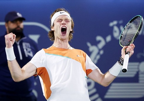 Российский теннисист стал победителем теннисного турнира в Дубае