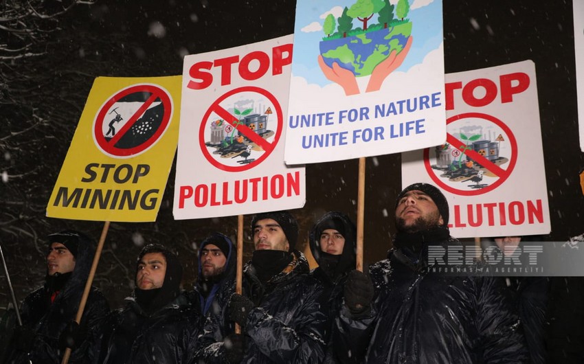 Акция на дороге Ханкенди-Лачын: Несмотря на снегопад, демонстранты проявляют высокую активность