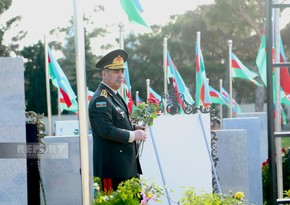 Leadership of Ministry of Defense visits Alley of Martyrs