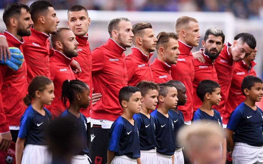 UEFA Fransa Futbol Federasiyasını himnə görə cərimələyib