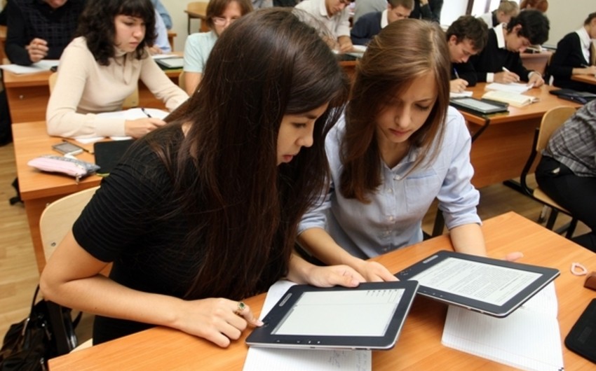В Азербайджане до 2020 года каждый ученик будет обеспечен планшетом