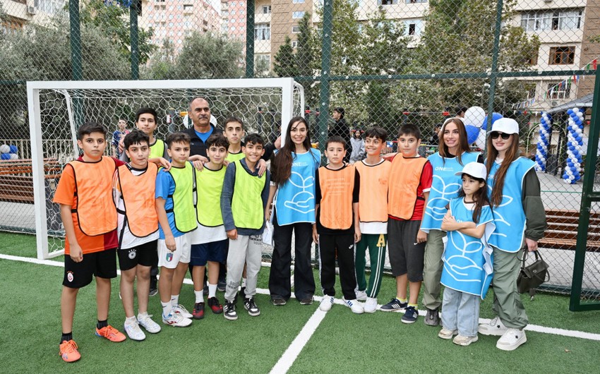 Bakıda yenilənmiş növbəti həyət sakinlərin istifadəsinə verilib