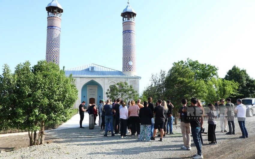 Norwegian travelers get acquainted with sights of Azerbaijan’s Agdam