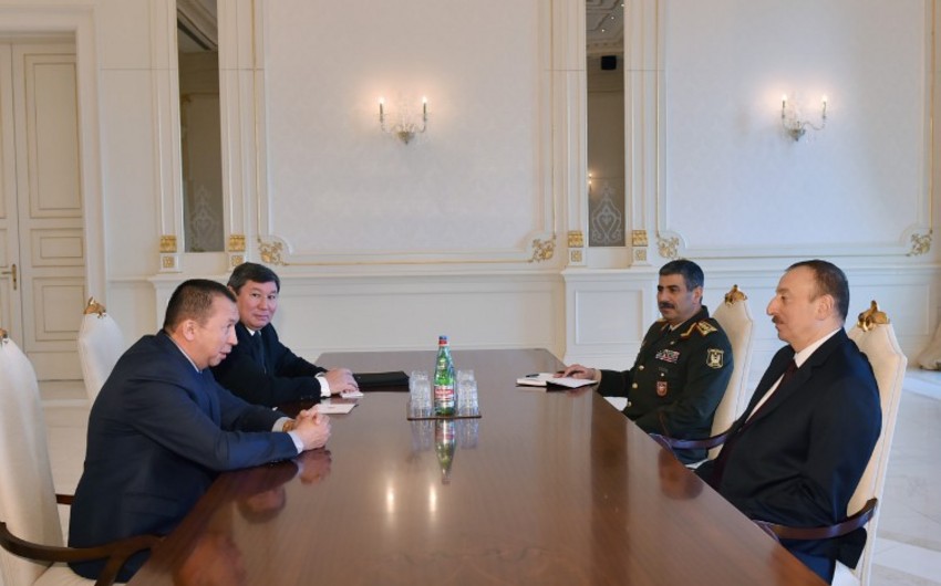 ​Президент Азербайджана принял министра обороны Кыргызстана