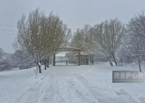 Batabat yaylağına güclü qar yağır