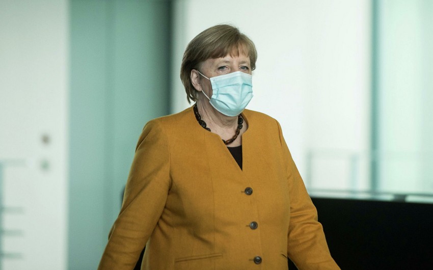 Angela Merkelə AstraZeneca vaksini vurulub