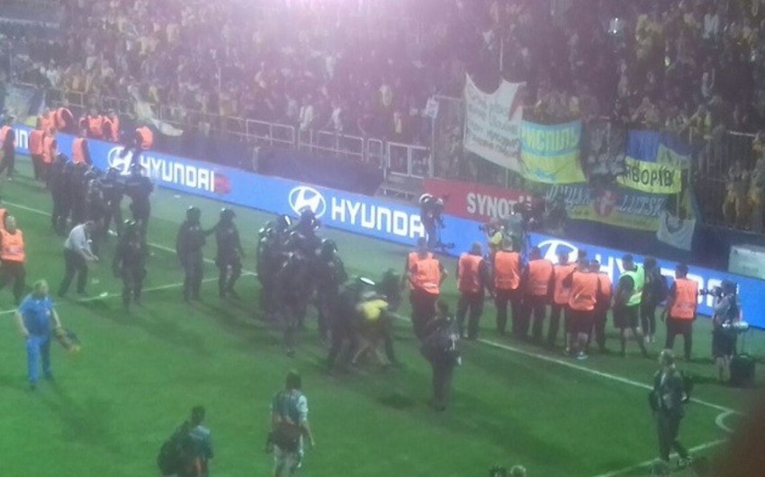 Восемь фанатов сборной Украины арестованы после матча в Чехии