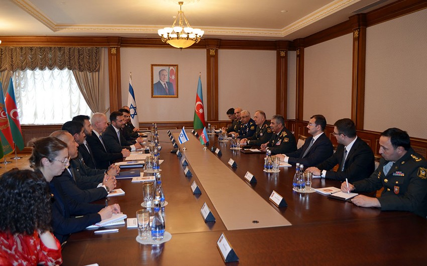 Azerbaijani, Israeli defense ministers discuss expanding security ties