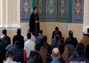 Re-opened Imamzadeh religious complex hosts first Friday prayer - PHOTOS