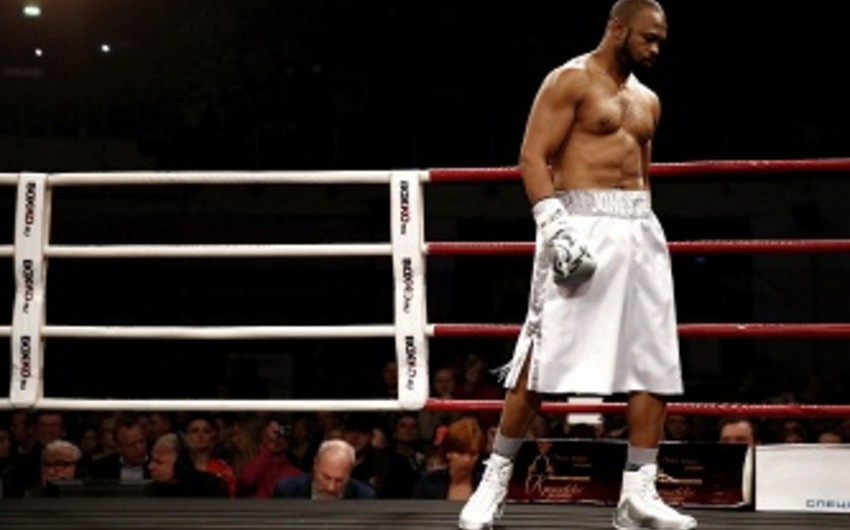 Putin grants citizenship U.S. boxer Roy Jones Jr.