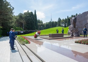 AZAL staff pays tribute to memory of Great Leader Heydar Aliyev  