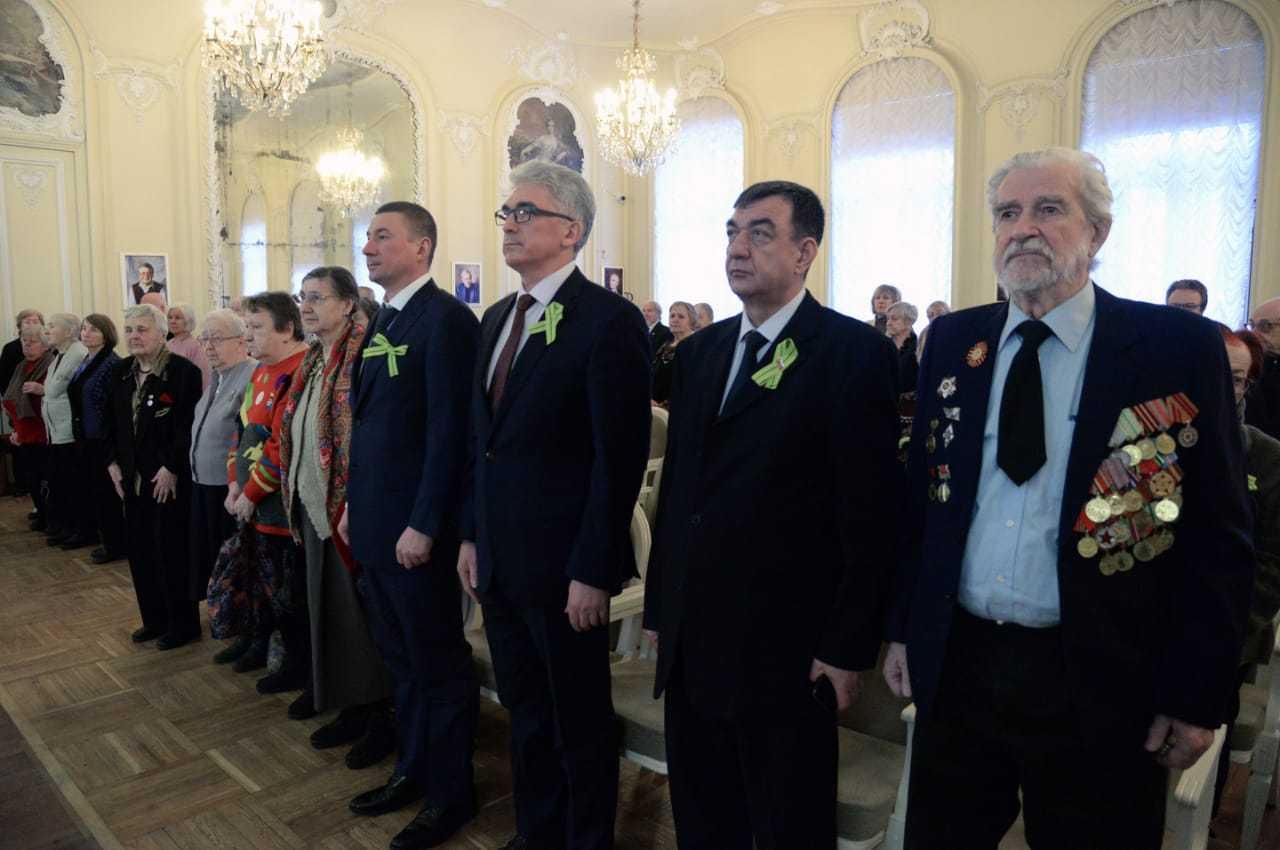 Азербайджанские в питере. СПБ Азербайджанская диаспора. Азербайджанский депутат в России. Диаспоры Санкт-Петербурга. Депутаты азербайджанцы в России.