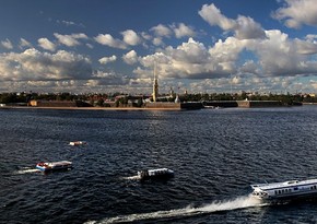 В Петербурге на Неве столкнулись три туристических теплохода