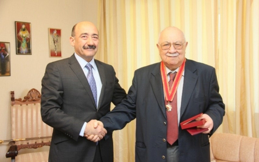 Minister Abulfas Garayev visited prominent Azerbaijani writer