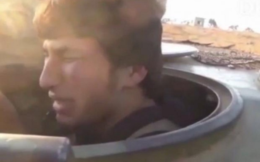 ​Боевик ИГИЛ заплакал перед совершением теракта - ВИДЕО