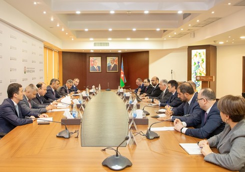 Центральный банк Азербайджана обсудил с Исламской корпорацией финансирование банков