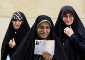 İranda ilk dəfə olaraq qadın ölkənin prezident seçkilərində iştirak etmək üçün qeydiyyatdan keçib